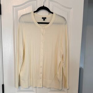Torrid size 0 Everyday Soft Ivory Button Up Cardigan Lightweight Sweater Top